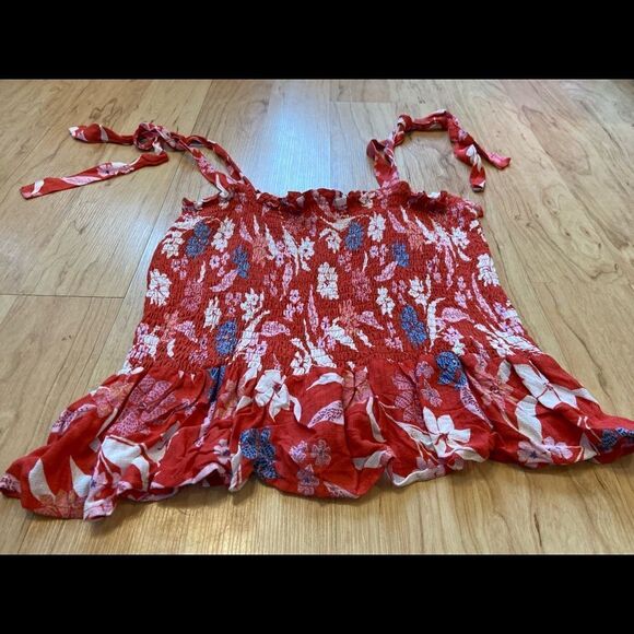 NWT Cynthia Rowley red floral cinched tank top - Picture 2 of 2